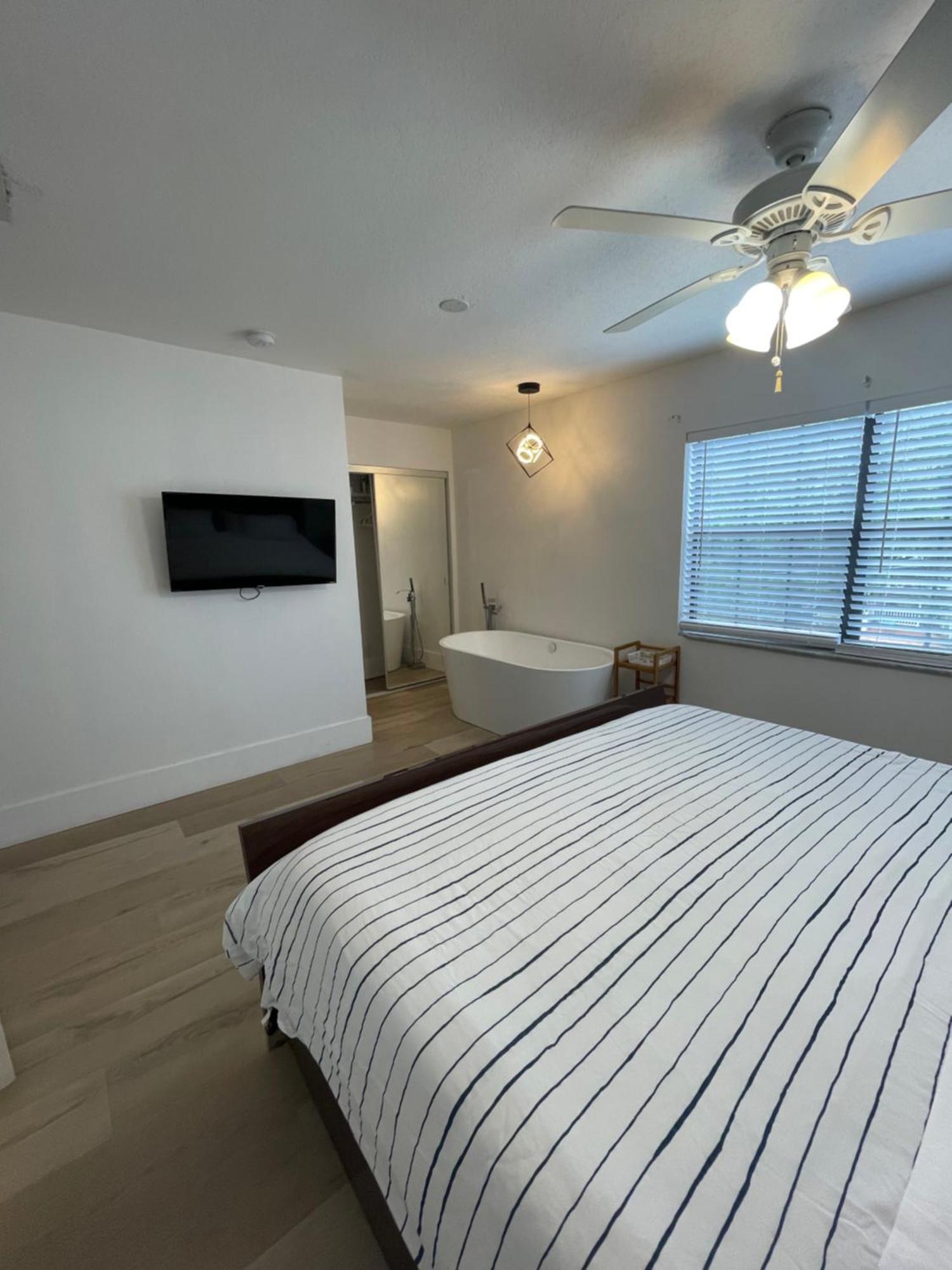 Cozy Downtown Apartments On Water 劳德代尔堡 外观 照片
